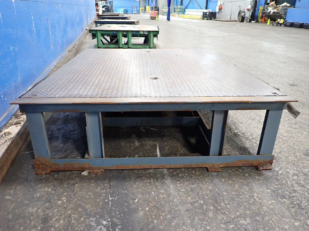 72" X 83" Dock Leveler