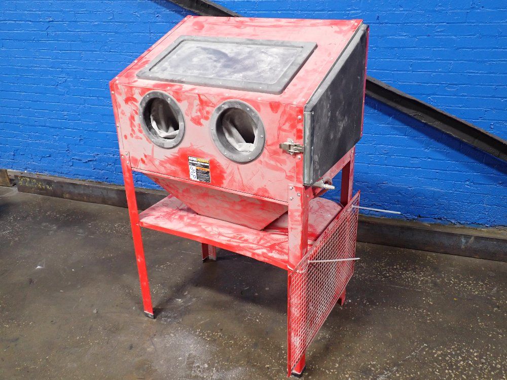 Central Pneumatic 40 Lb Floor Blast Cabinet