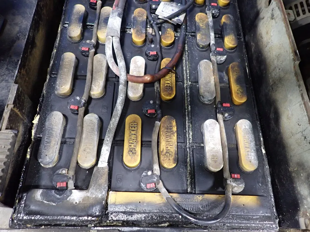 Komatsu 2830 Lbs Electric Forklift - Fb 18mh-2