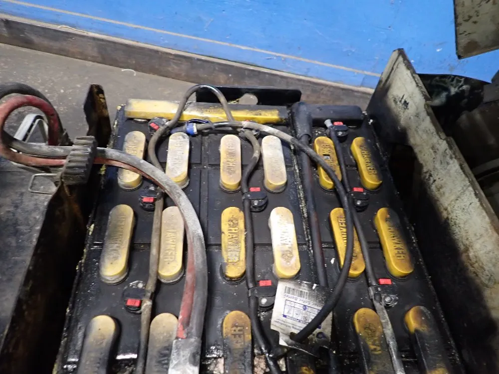 Komatsu 2830 Lbs Electric Forklift - Fb 18mh-2