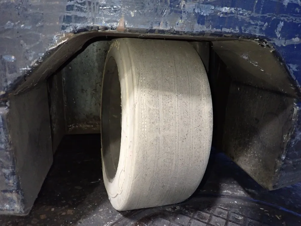 Komatsu 2830 Lbs Electric Forklift - Fb 18mh-2