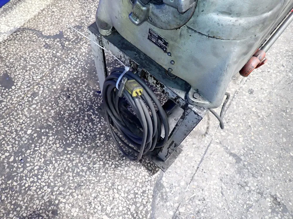 Ridgid Tool Pipe Threader - Model 535