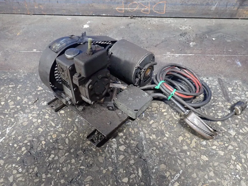 Welch Duo-seal Vacuum Pump - 1400