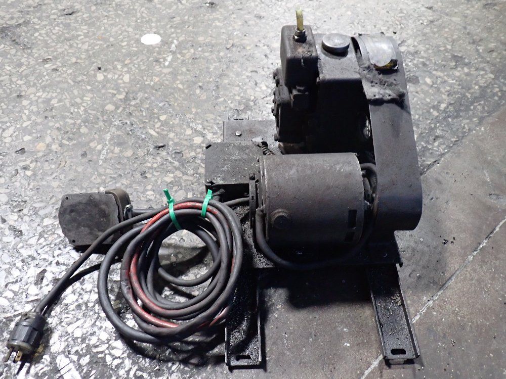 Welch Duo-seal Vacuum Pump - 1400