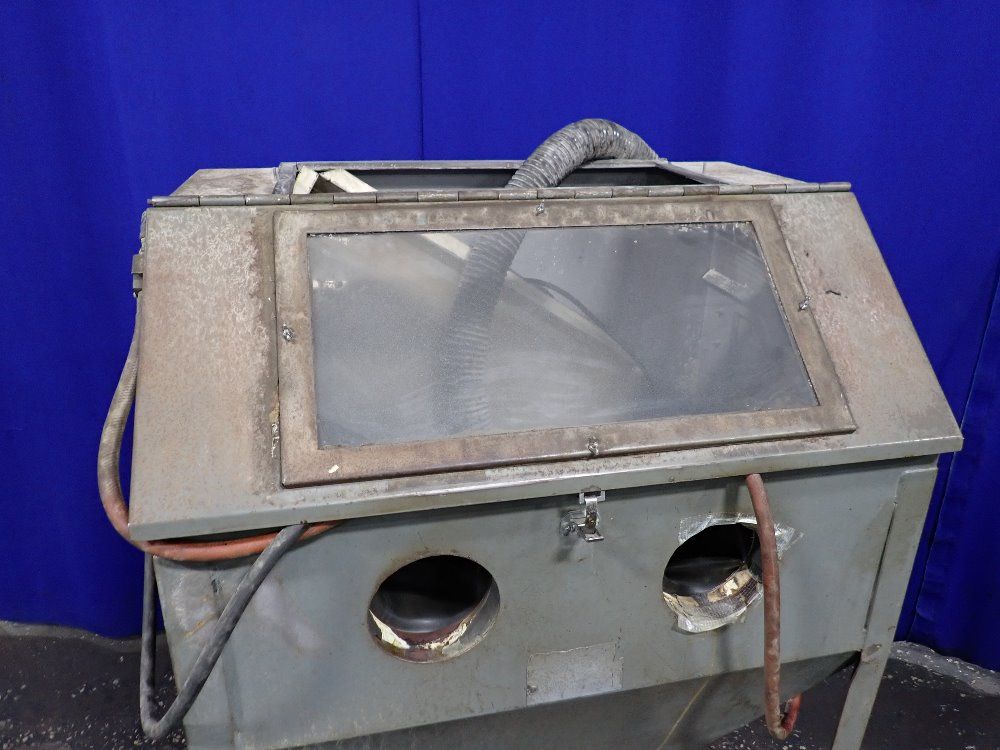 36" X 26" X 23" Blast Cabinet