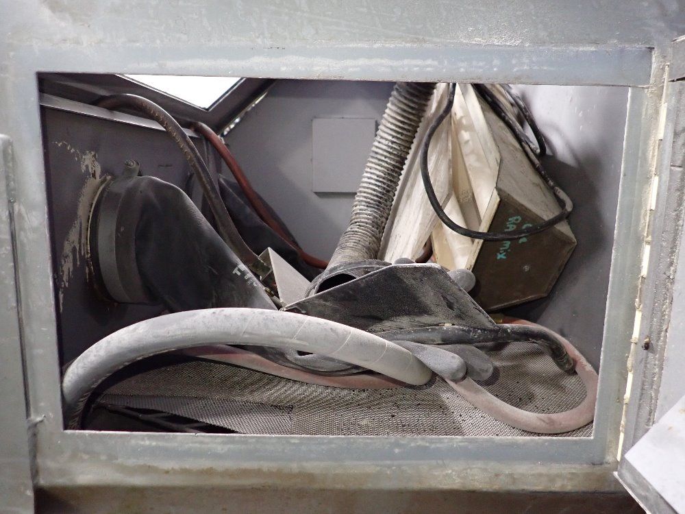 36" X 26" X 23" Blast Cabinet