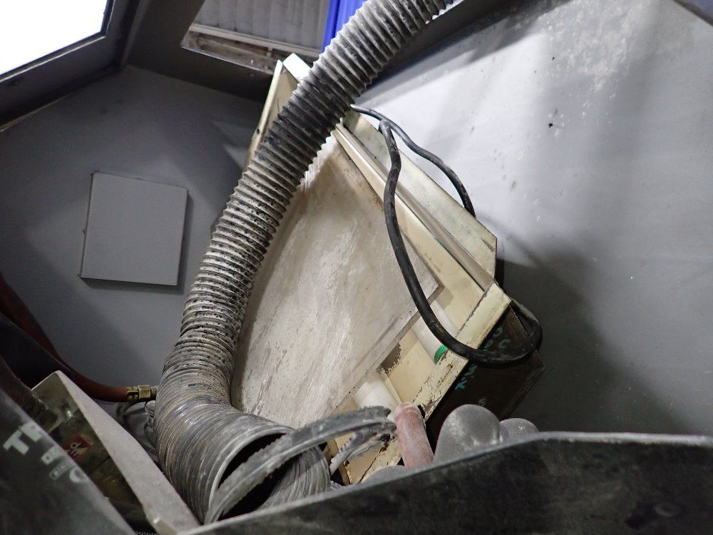 36" X 26" X 23" Blast Cabinet