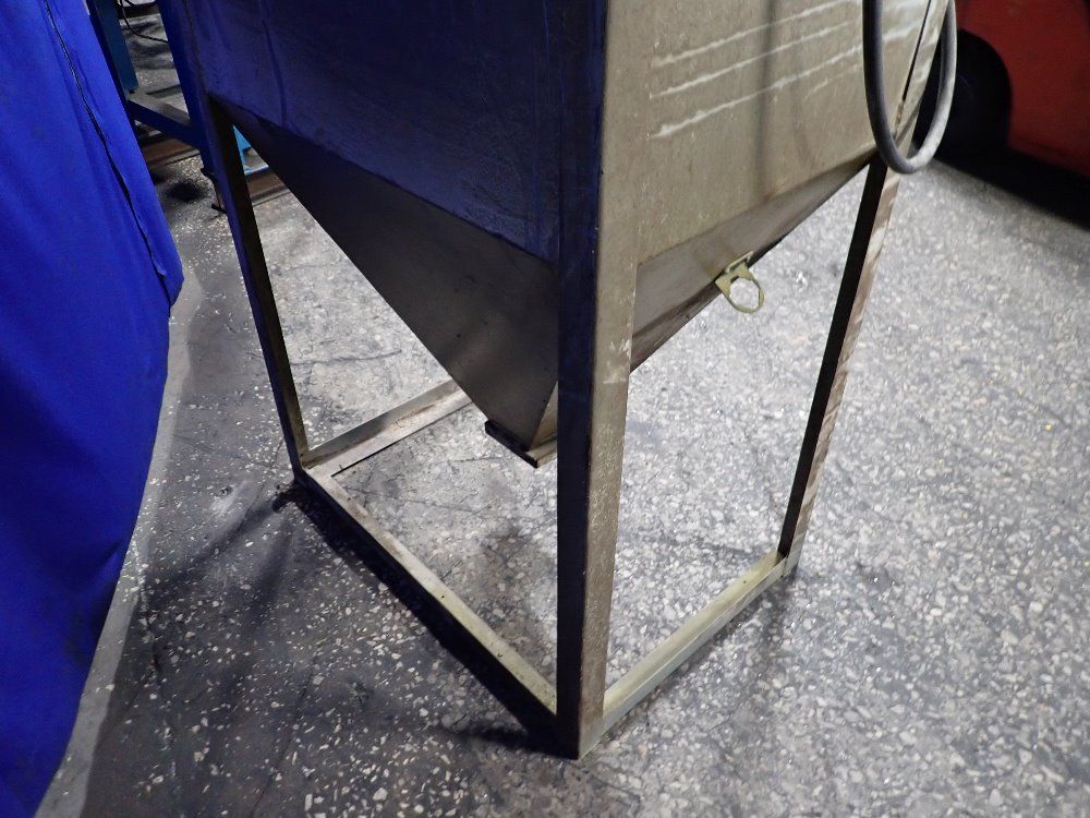 36" X 26" X 23" Blast Cabinet