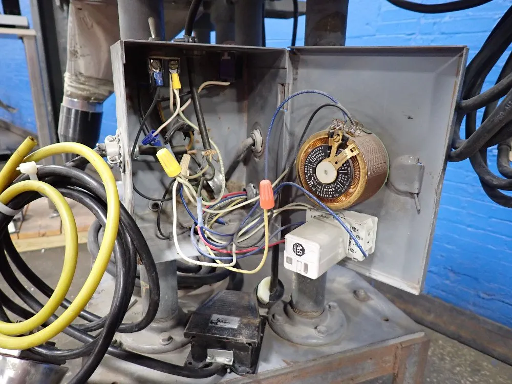 Weigh Right Automate Scale Co. 20" X 21" X 14" Feeding System