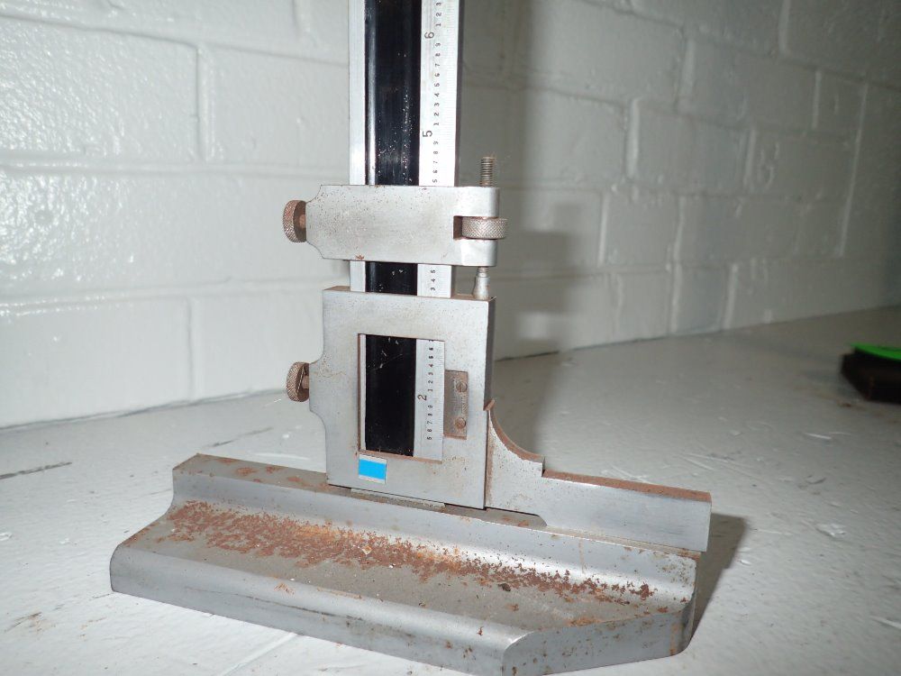 Browne & Sharpe Height Gage