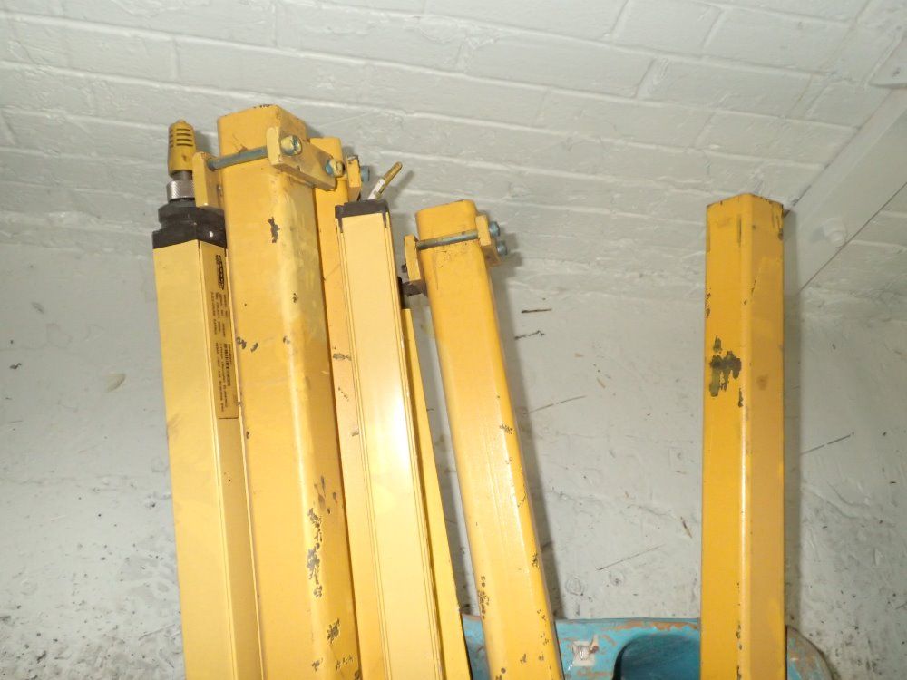 Banner Light Curtains