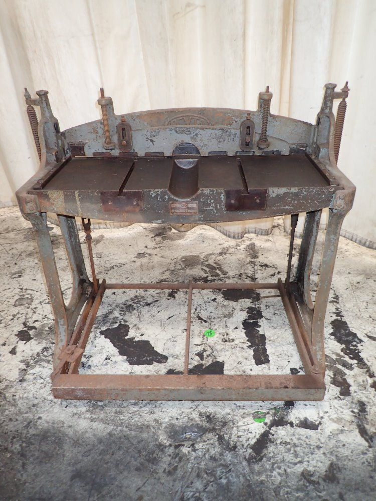 Pexto 37'' Foot Shear - 137b