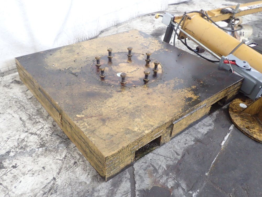 David Round & Sons Incorporated Jib Crane W/ Electric Chain Hoist