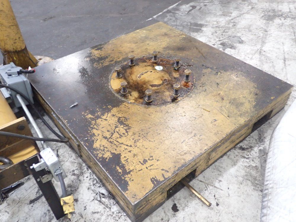 David Round & Sons Incorporated Jib Crane W/ Electric Chain Hoist