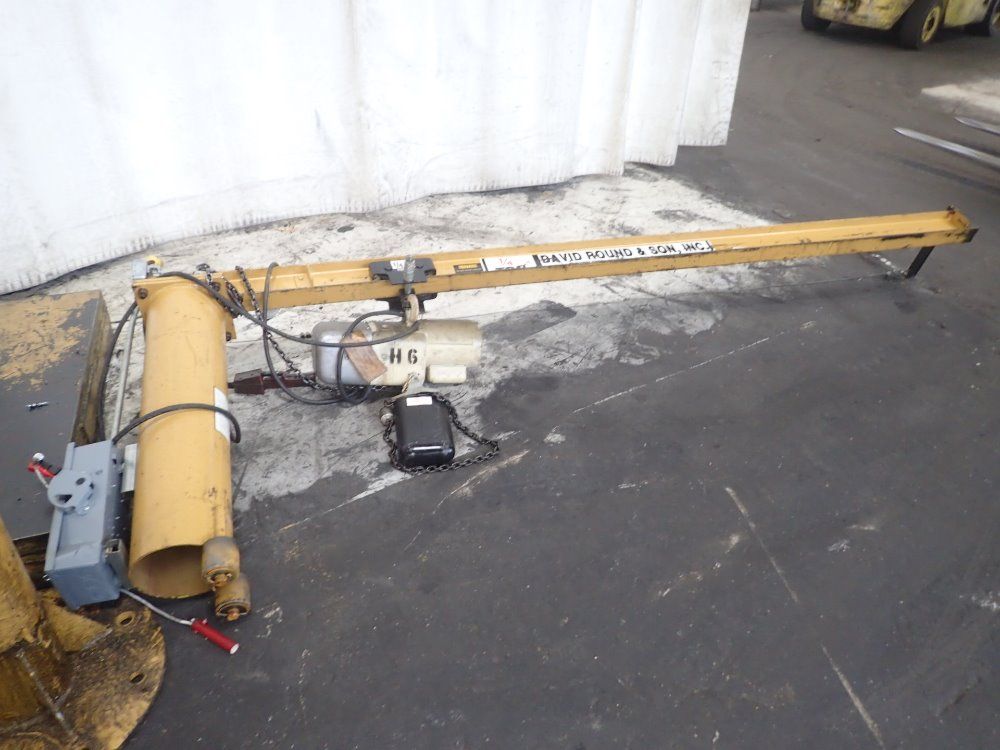 David Round & Sons Incorporated Jib Crane W/ Electric Chain Hoist