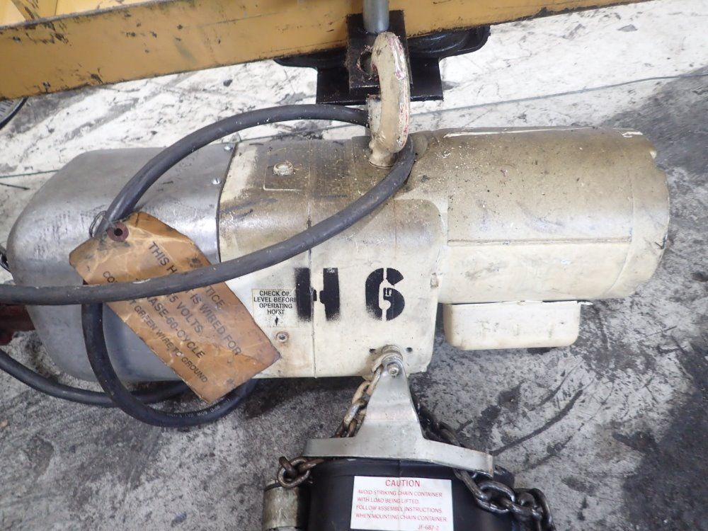 David Round & Sons Incorporated Jib Crane W/ Electric Chain Hoist