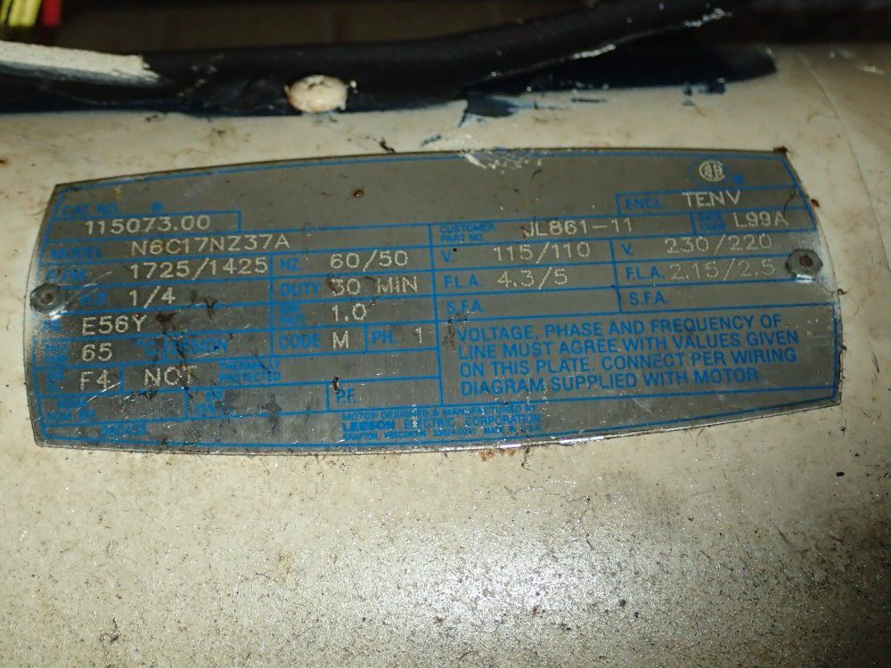 David Round & Sons Incorporated Jib Crane W/ Electric Chain Hoist