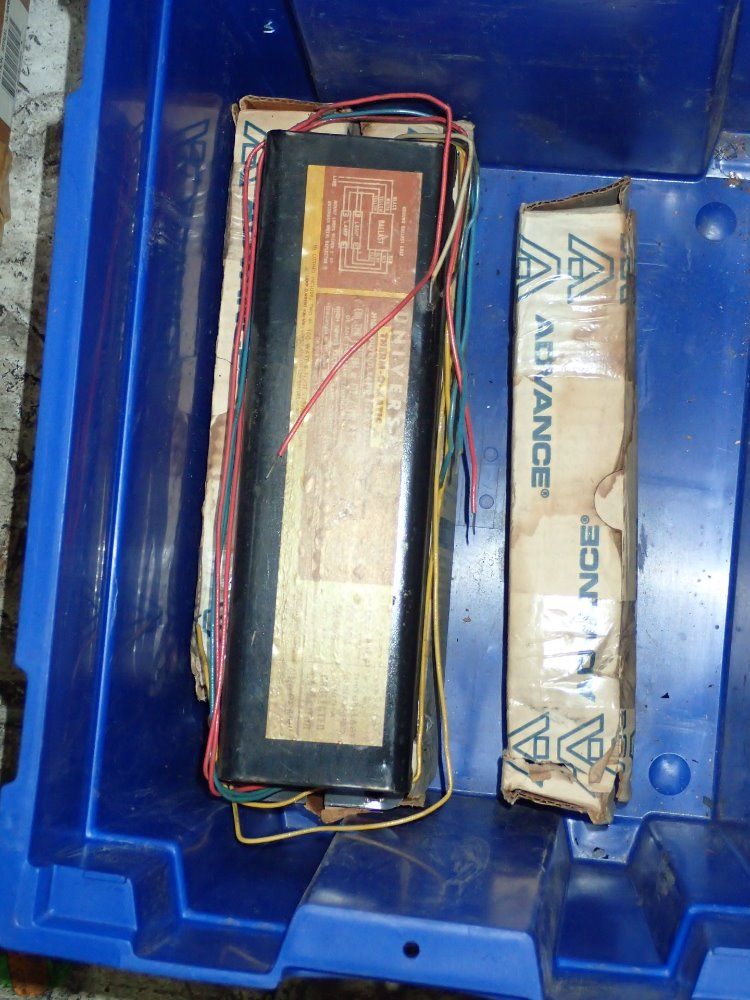 Universal / Advance Ballasts