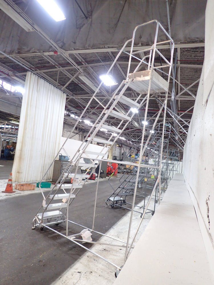 Tri-arc Portable Aluminum Step Ladder