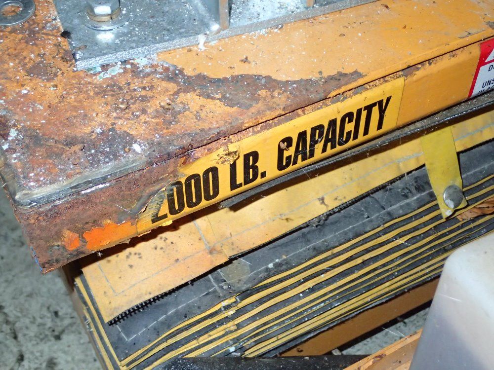 Econo Lift Lift Table