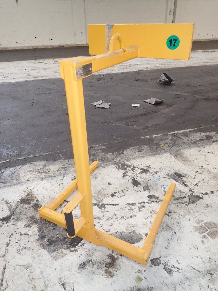 Hoist Equipment Co. In. Pallet Lifter