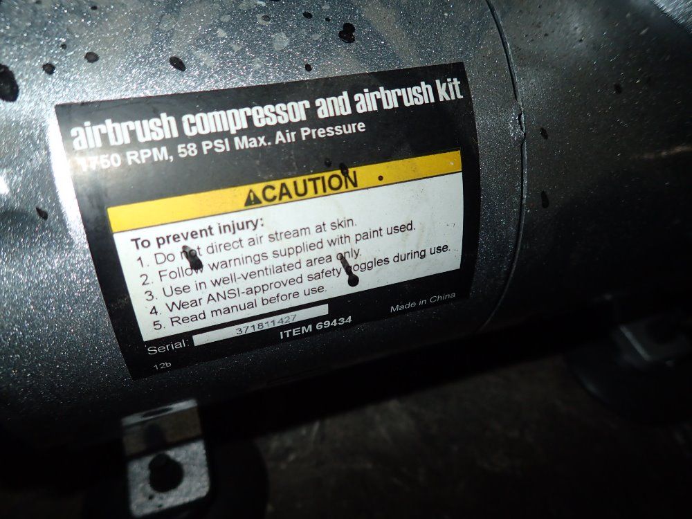 Central Pneumatic Air Brush Compressor