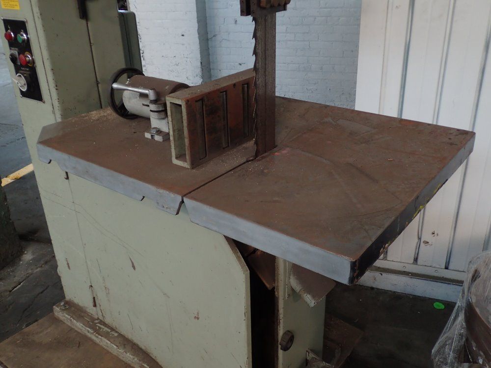 Hoon Hsiang Vertical Bandsaw