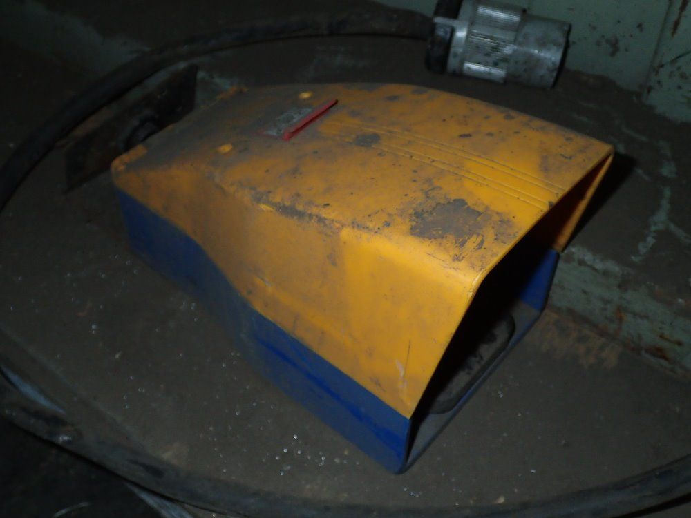 Hoon Hsiang Vertical Bandsaw