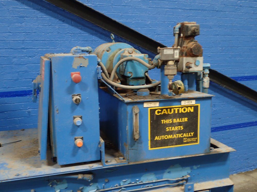 International Baler Baler
