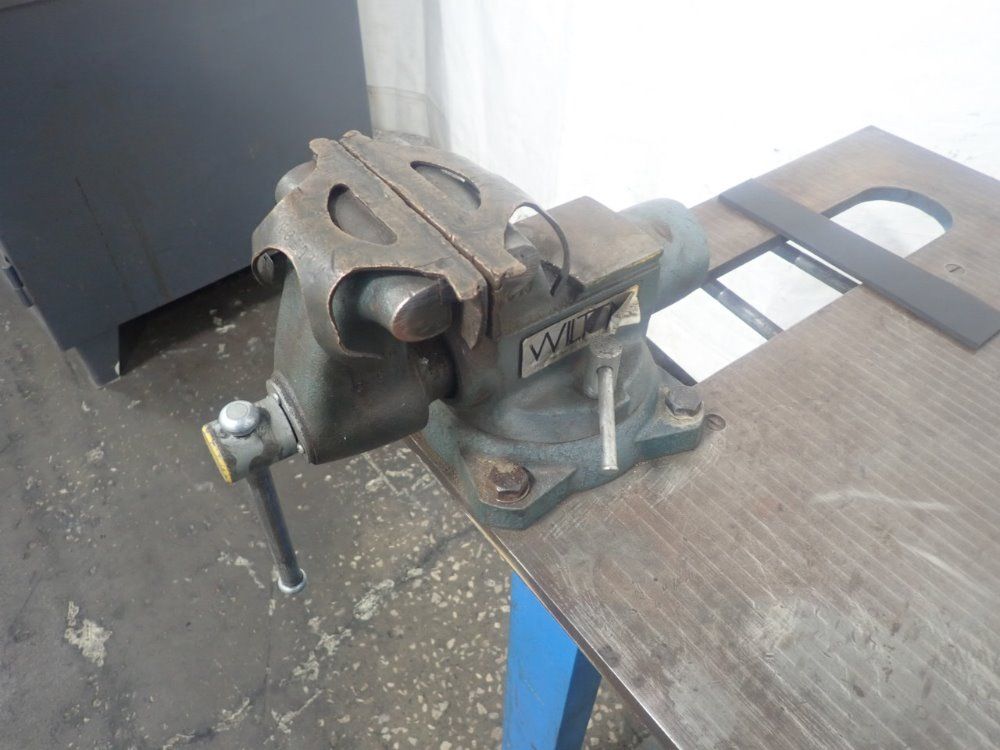 Flender Workbench W/ 5 1/2" Vise