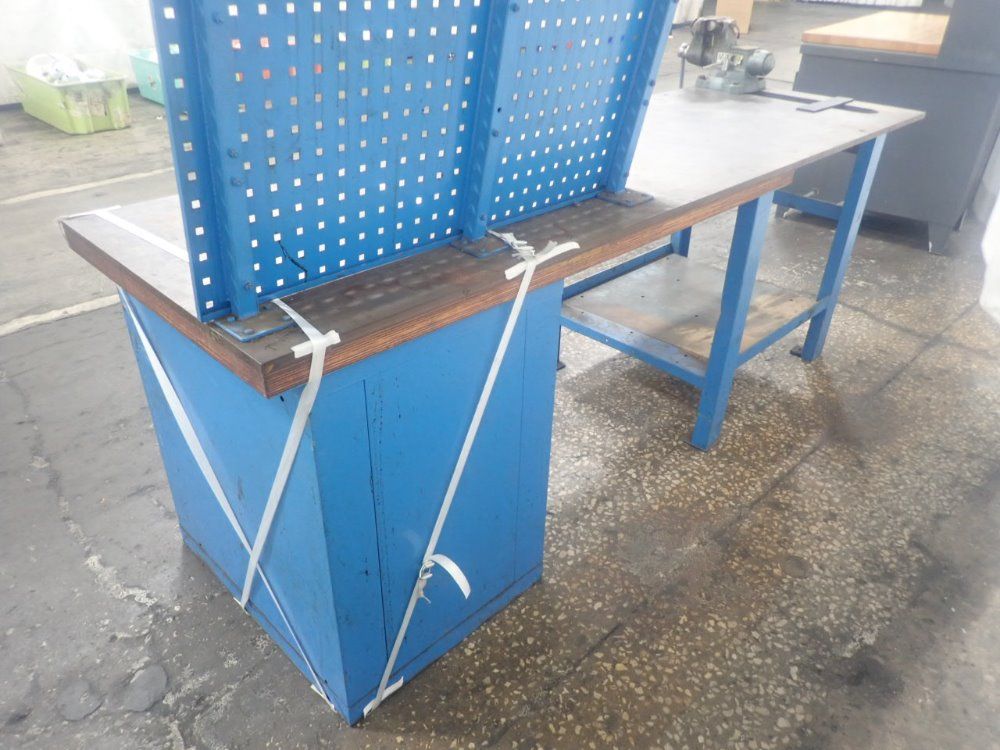 Flender Workbench W/ 5 1/2" Vise