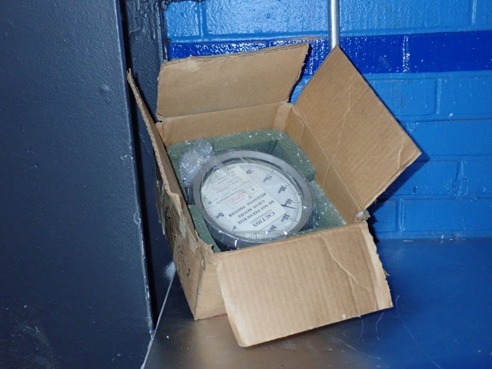 Astra Pressure Gauge