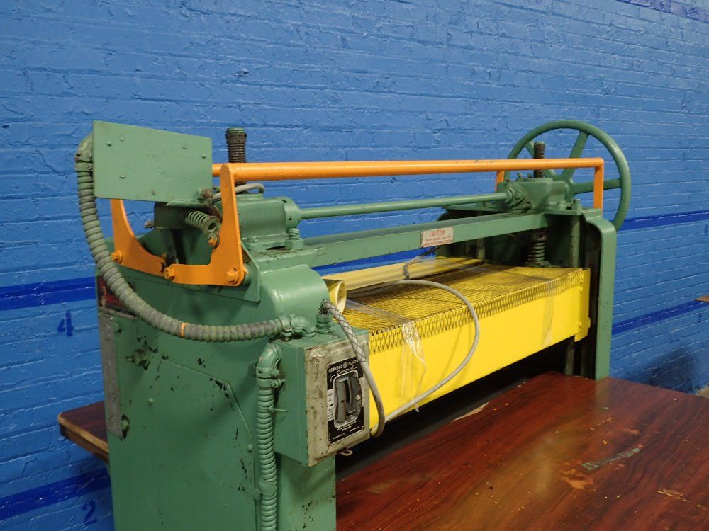 Black Brothers Glue Spreader