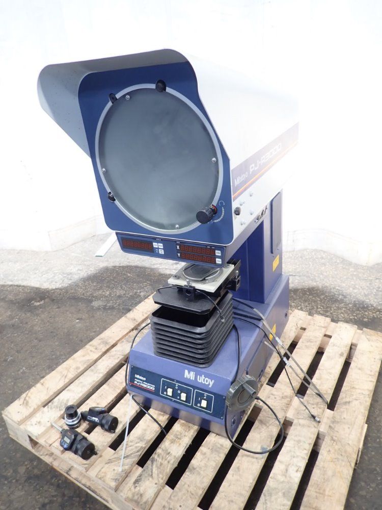 Mitutoyo Optical Comparator