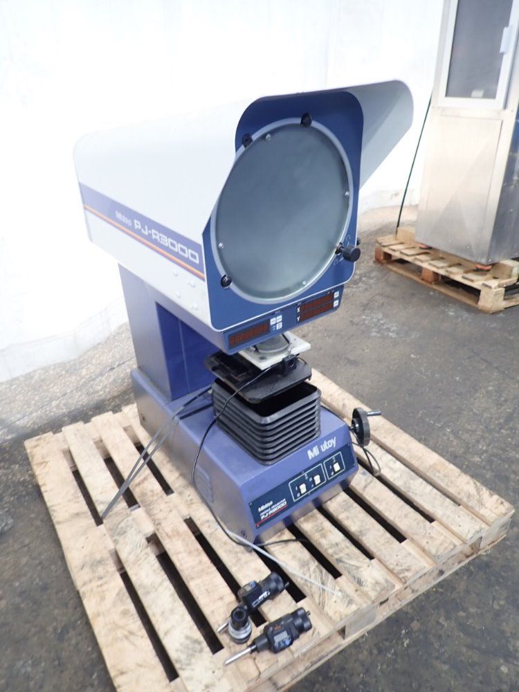 Mitutoyo Optical Comparator