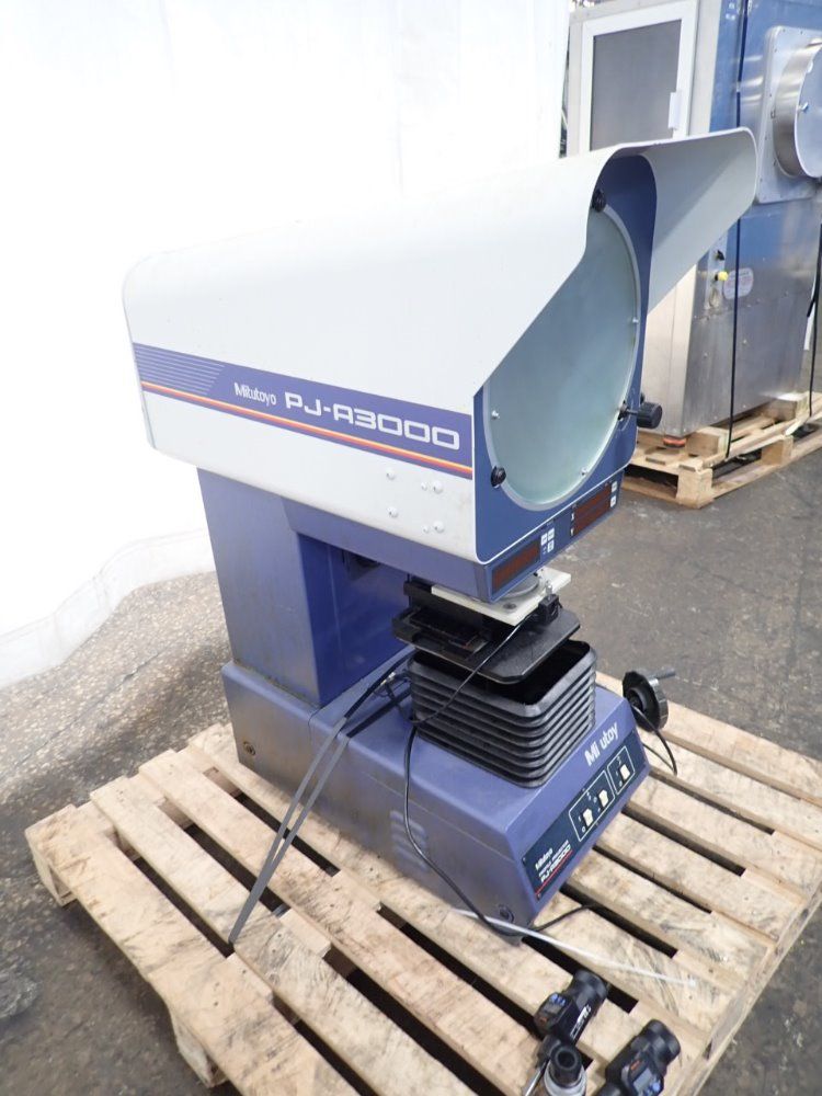 Mitutoyo Optical Comparator