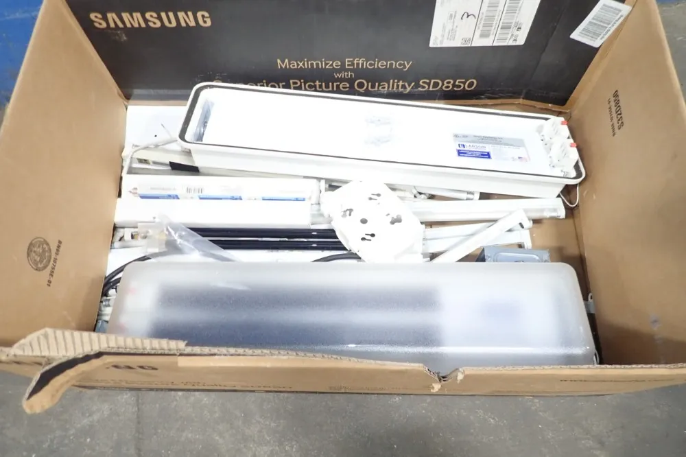 Fluorescent Light Fixtures