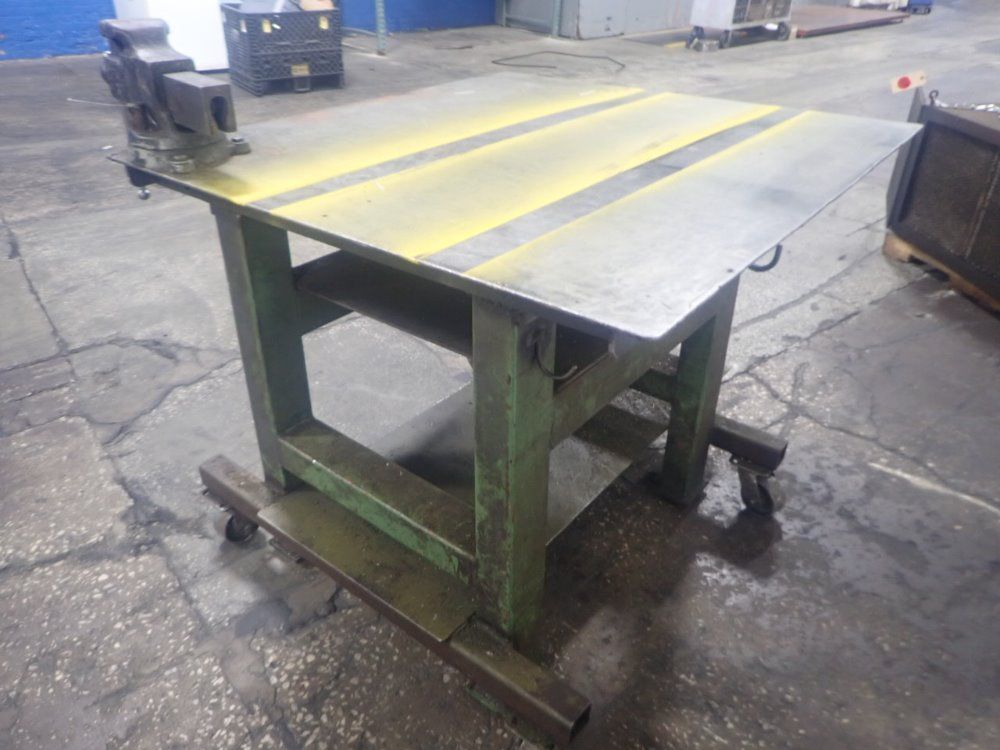 Yost Mfg Workbench W/ 4" Vise