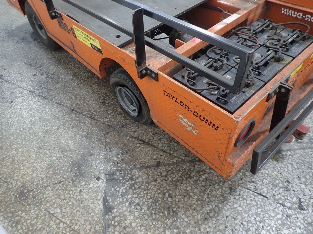 Taylor Dunn Electric Maintence Cart