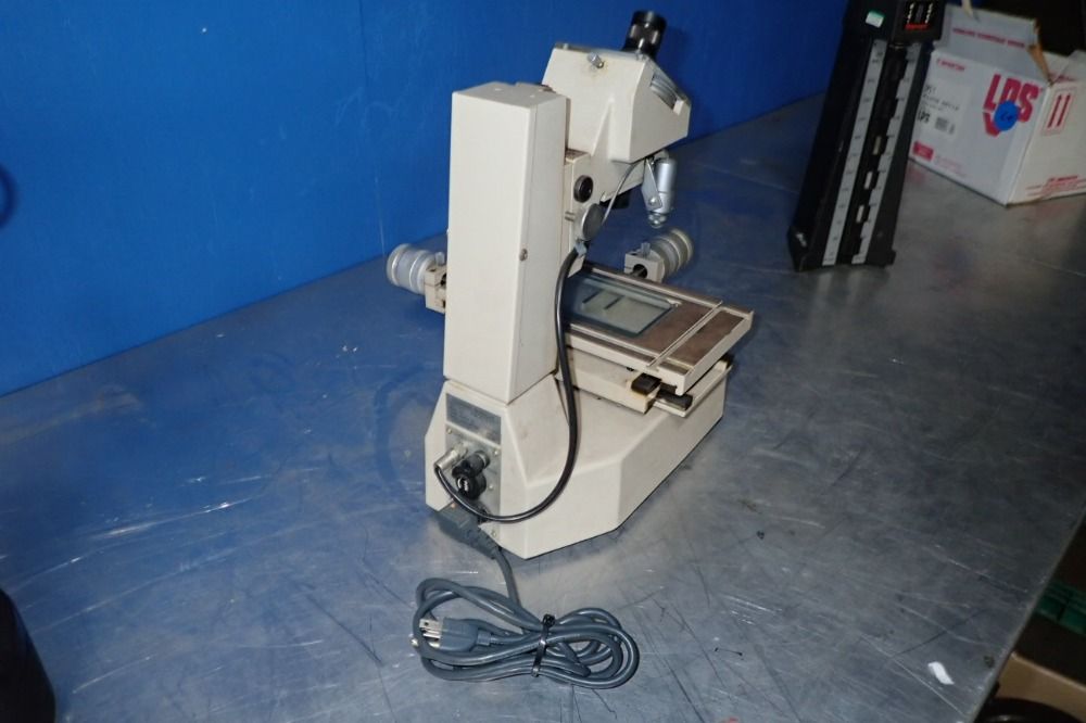 Mitutoyo Toolmakers Microscope - Tm-111