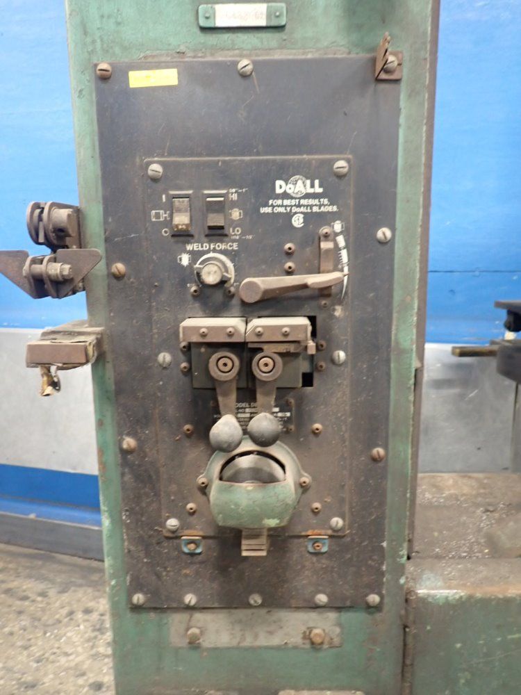 Doall 26" X 24" 30" X 30" Table V26 Vertical Band Saw - V26