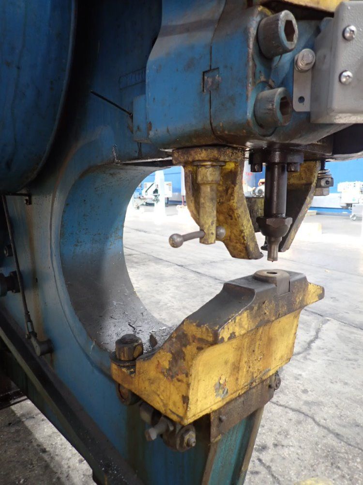 Buffalo 30 Ton 1 1/2 Iron Worker - 1 1/2