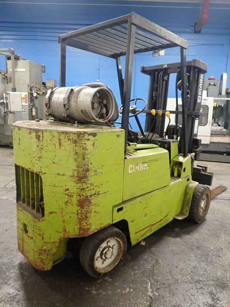 Clark 9000# C500-s100 Propane Forklift - C500-s100