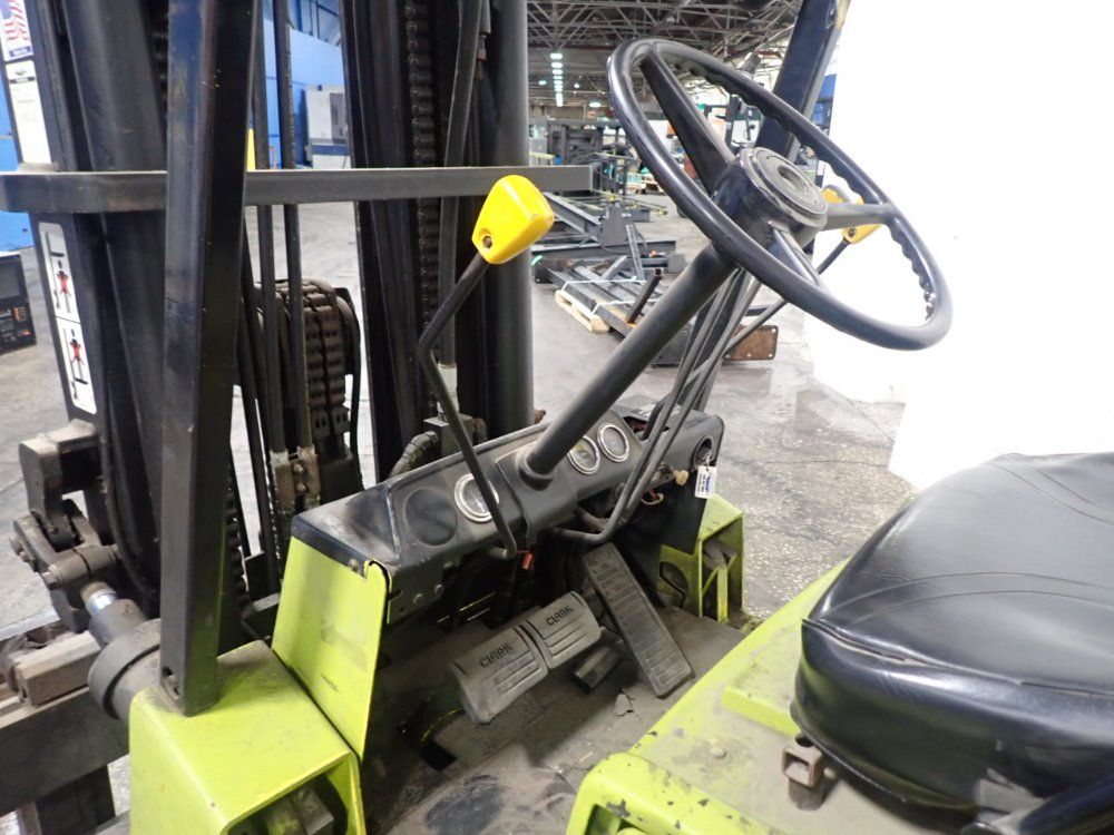 Clark 9000# C500-s100 Propane Forklift - C500-s100