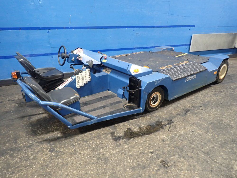 Lektro Towbarless Aircraft Tug