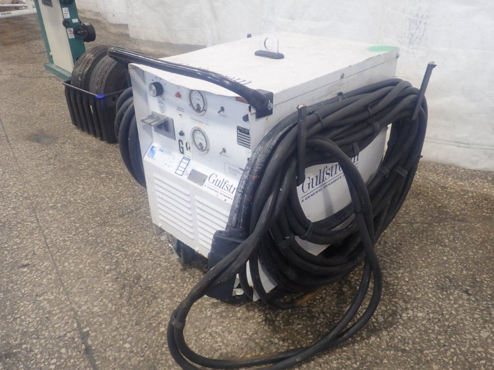 Hobart Brothers Aircraft Ground Power Unit