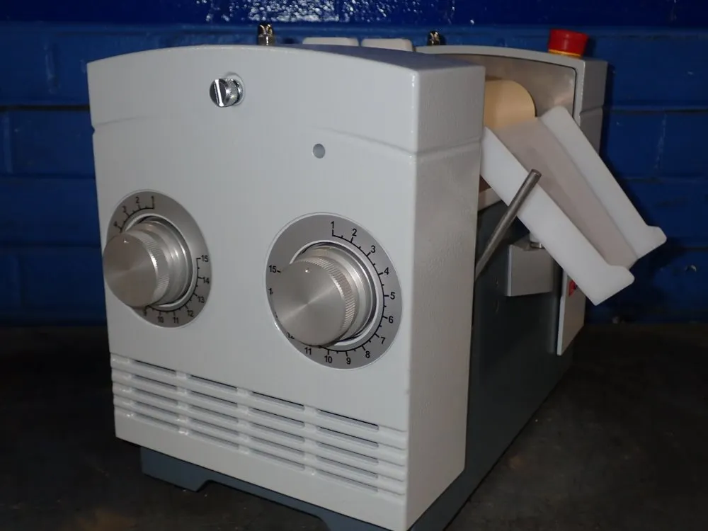 Exakt Advanced Technologies Exakt Advanced Technologies 50 Ec Three Roll Mill