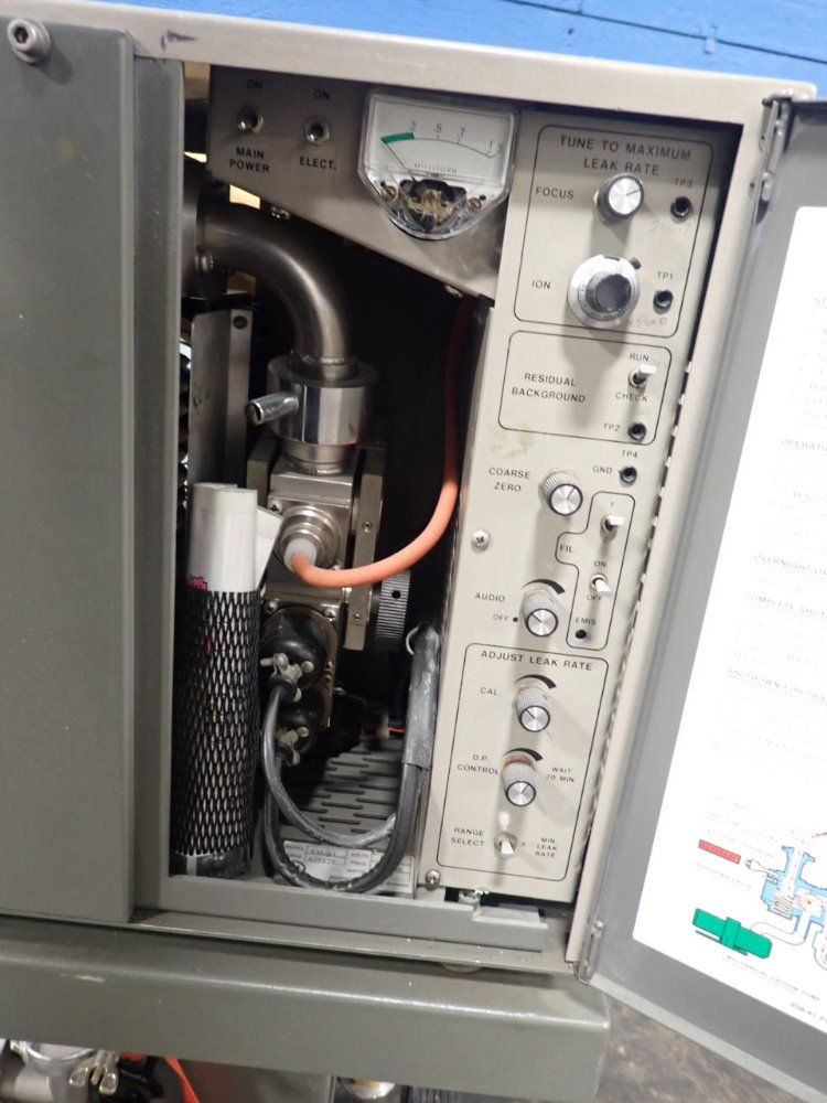 Varian 938-41 Leak Detector - 938-41