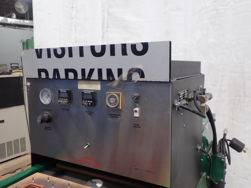 Q Vac Blister Packaging Machine