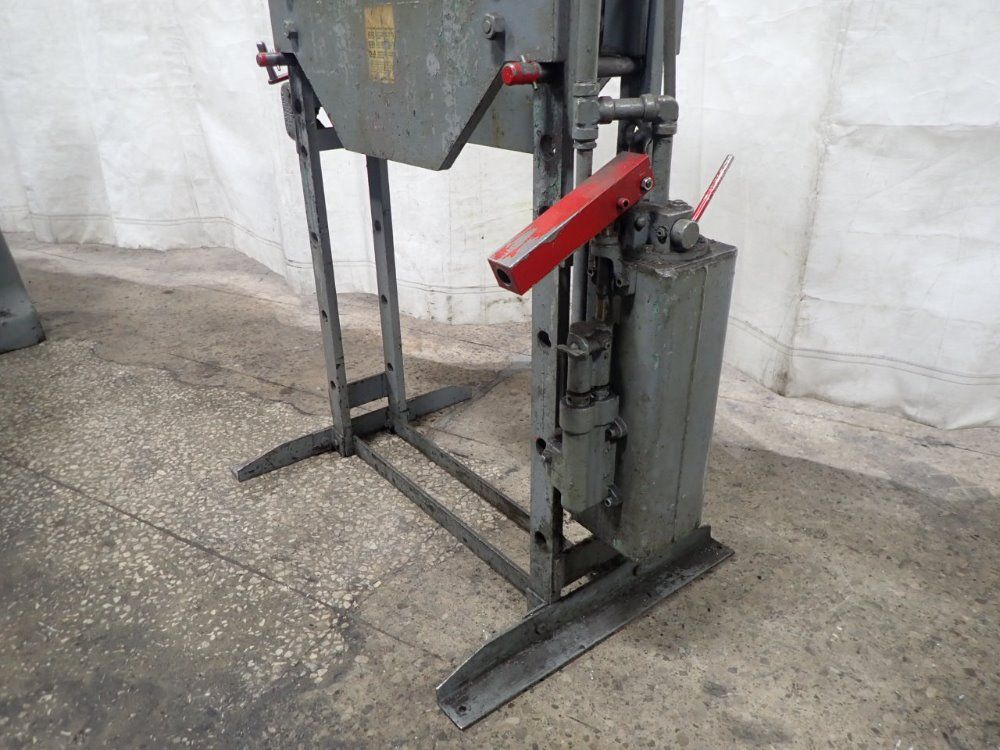 K.r. Wilson H-frame Press